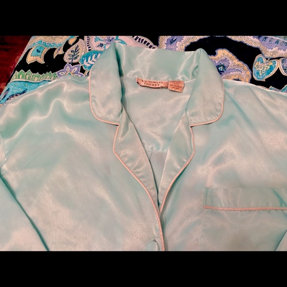 ❤️3/$20 Victoria’s Secret Sleep Shirt - Picture 3 of 5